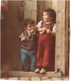 DOĞDUĞU GÜNLERİ VE ÇOCUKLUĞU
