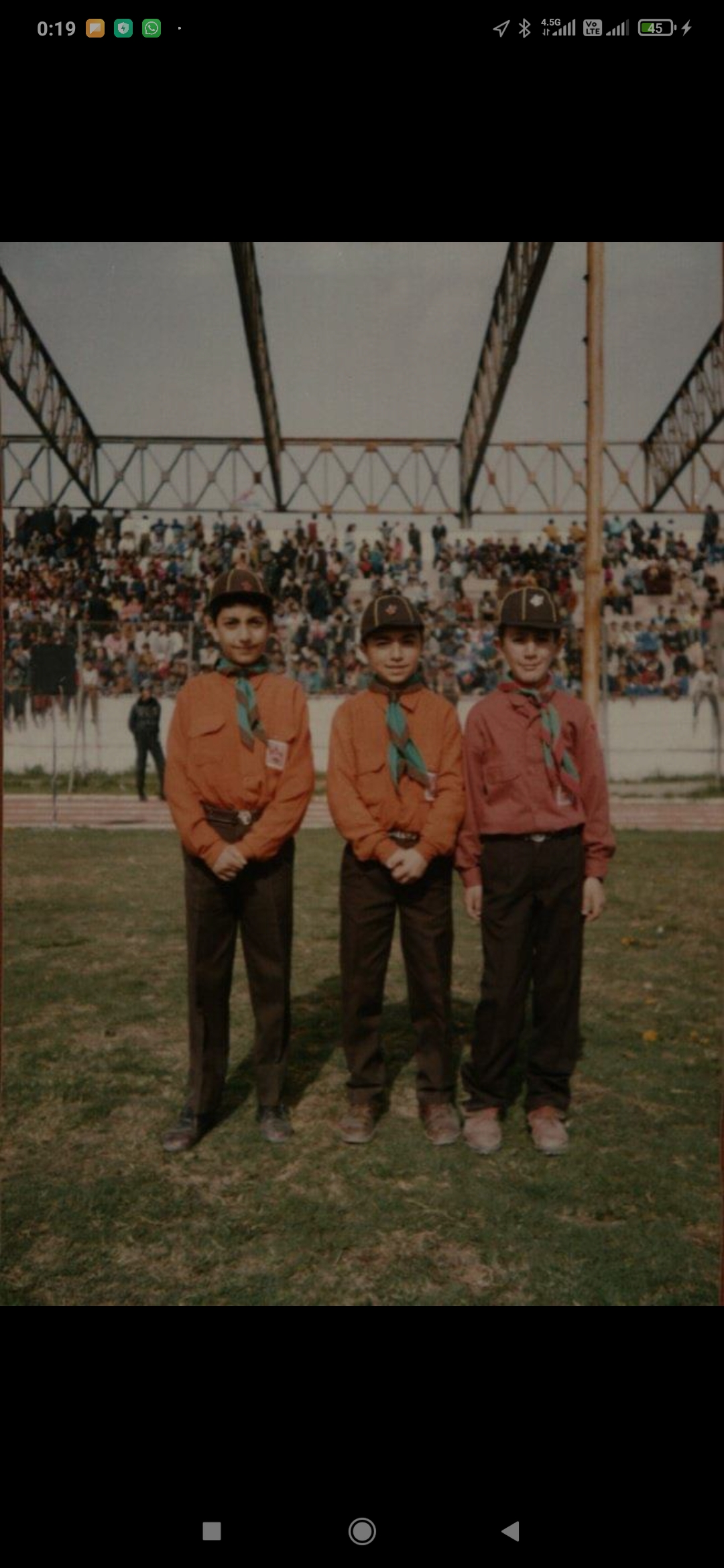 DOĞDUĞU GÜNLERİ VE ÇOCUKLUĞU