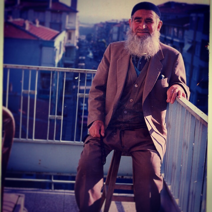 DOĞDUĞU GÜNLERİ VE ÇOCUKLUĞU