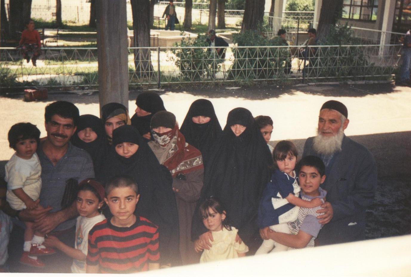 DOĞDUĞU GÜNLERİ VE ÇOCUKLUĞU