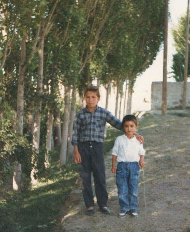 DOĞDUĞU GÜNLERİ VE ÇOCUKLUĞU