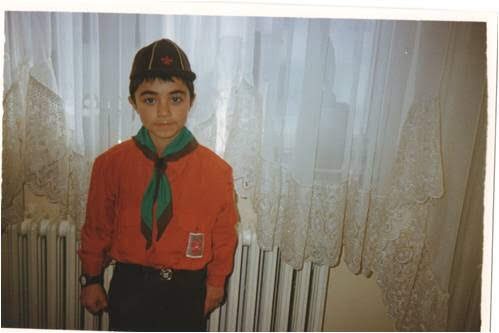 DOĞDUĞU GÜNLERİ VE ÇOCUKLUĞU