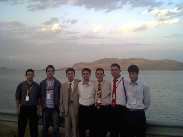 DOĞDUĞU GÜNLERİ VE ÇOCUKLUĞU
