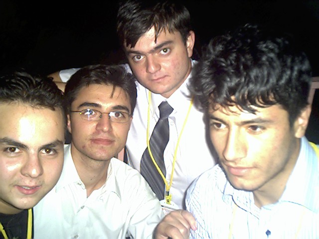DOĞDUĞU GÜNLERİ VE ÇOCUKLUĞU
