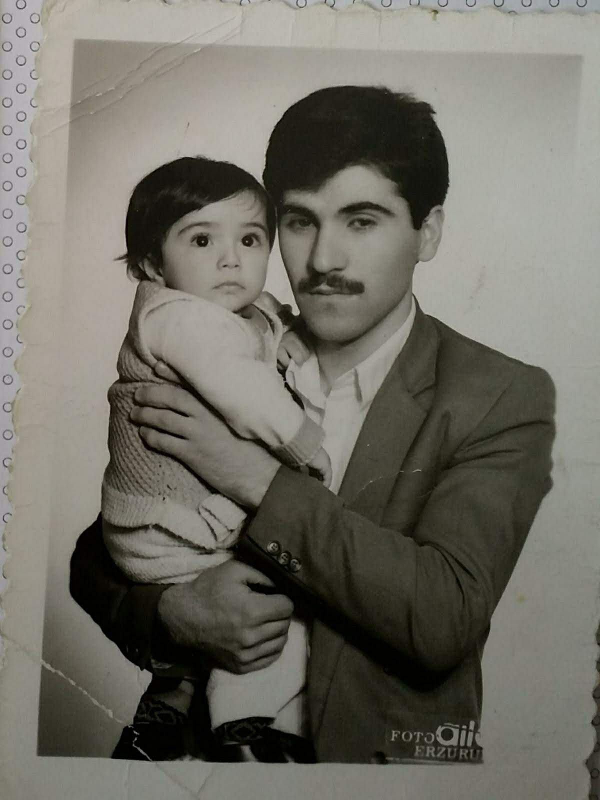 DOĞDUĞU GÜNLERİ VE ÇOCUKLUĞU